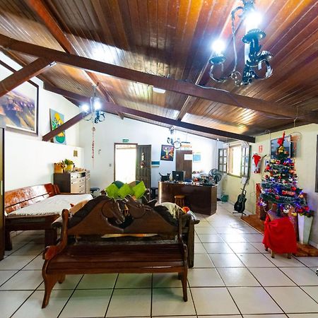 Hostel Chapada Dos Guimaraes Exterior photo